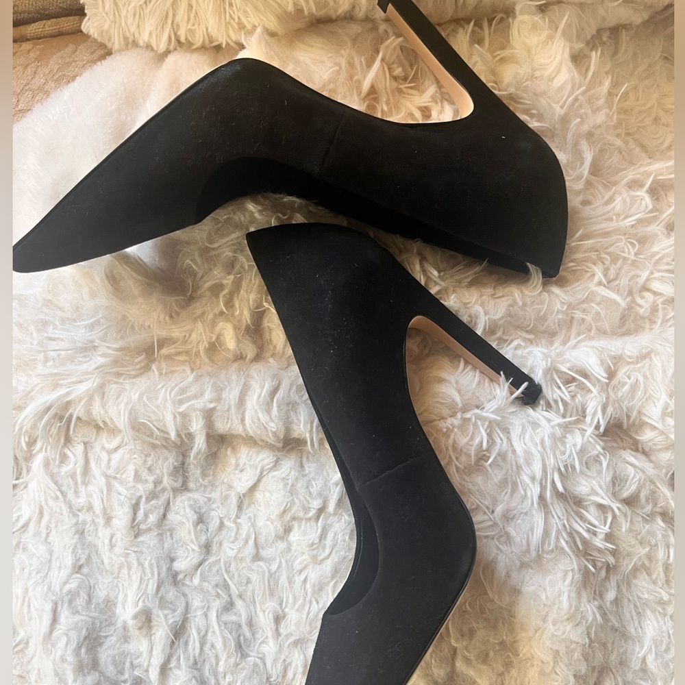 Good American Suede Classic Pumps - Picture 5 of 8